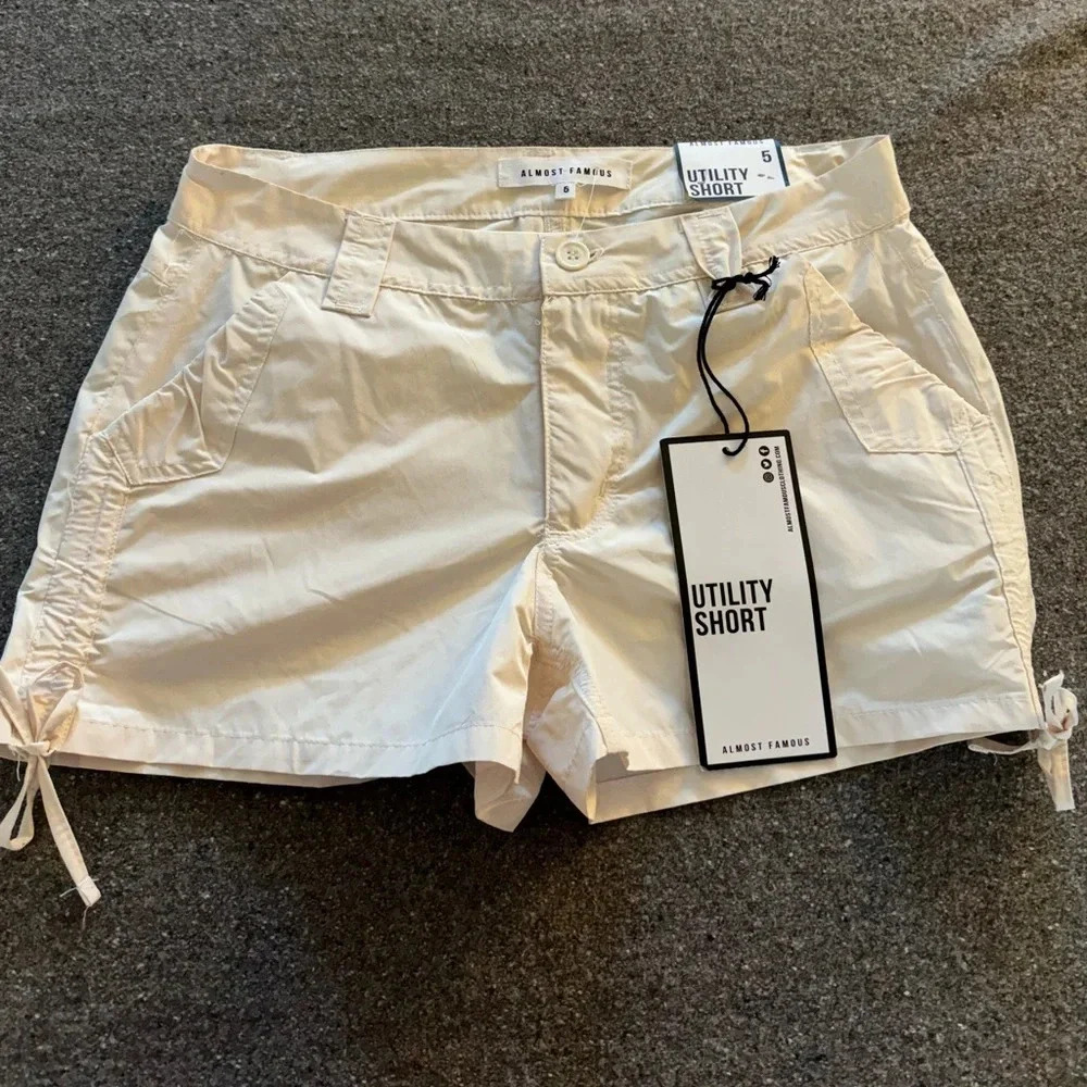 Almost Famous Size 5 Junior Utility Shorts ,Cream color. Waterproof material.